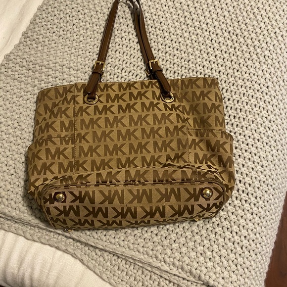 Michael Kors bag - Picture 2 of 3